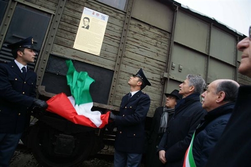 Una targa per Giovanni Palatucci